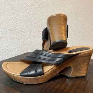 Dansko 41 Necci Black Leather Slide Wedge